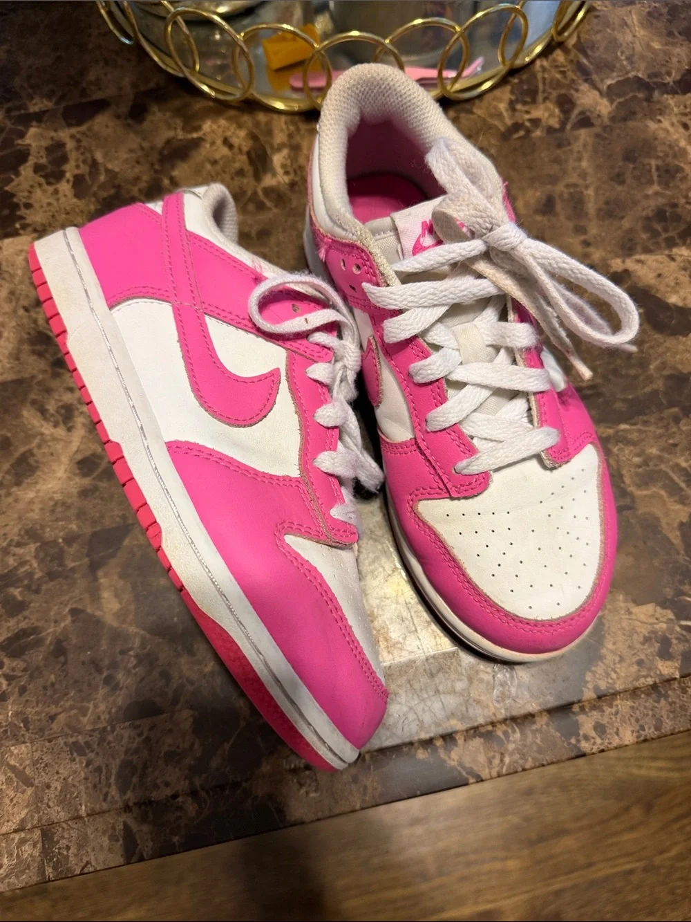 Nike Kids Low-Top Sneakers in Hot Pink and White